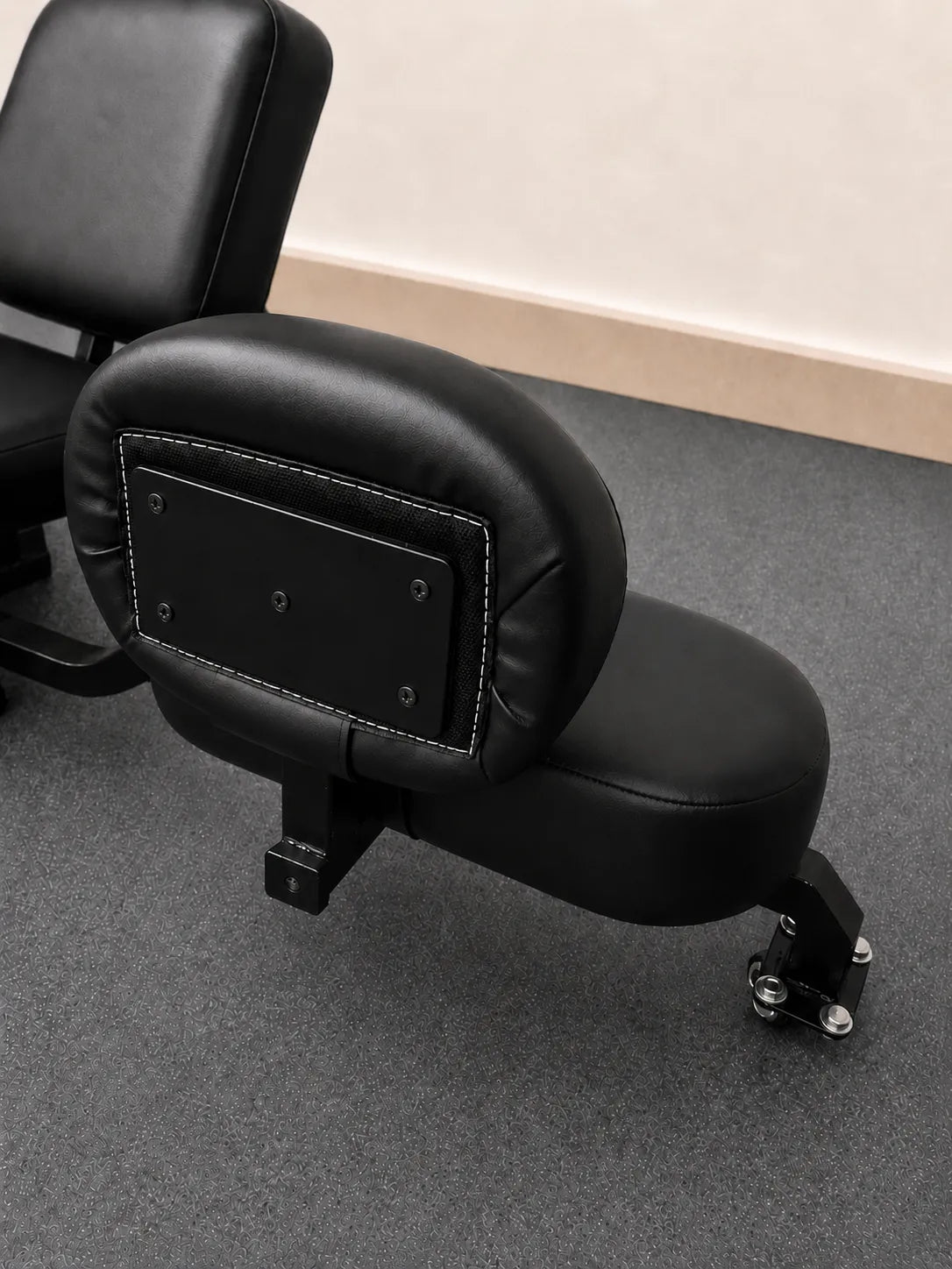 Microtone ProStretch Leg Machine